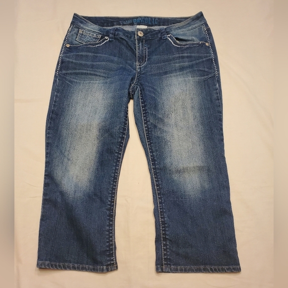 Hydraulic  Womens Dark Wash Cropped Capri Jeans Size 13/14 Large Stitch W/Bling - Picture 1 of 6